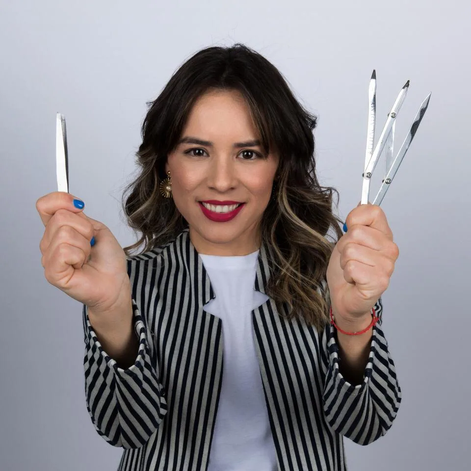 Kesia Santos, Specialista Sopracciglia